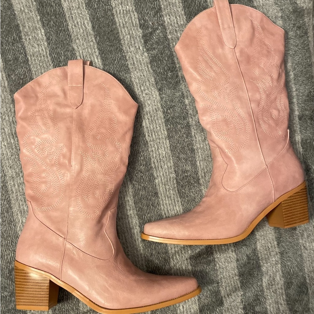 New women’s cowboy boots